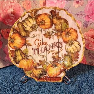 Decoupage Scalloped shells  
